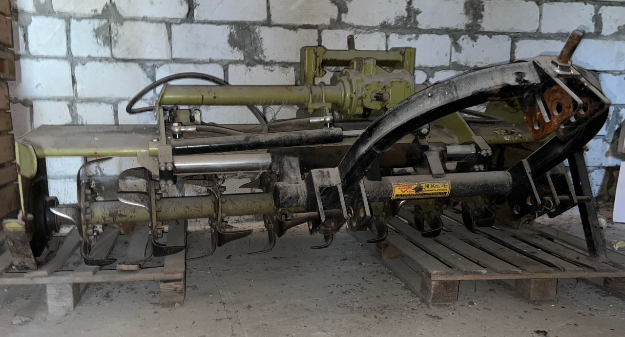 Vand freza agricola, latimea 2 m. Folosita, o perioada scurta. Functionala. Pret 42ooo lei foto 2
