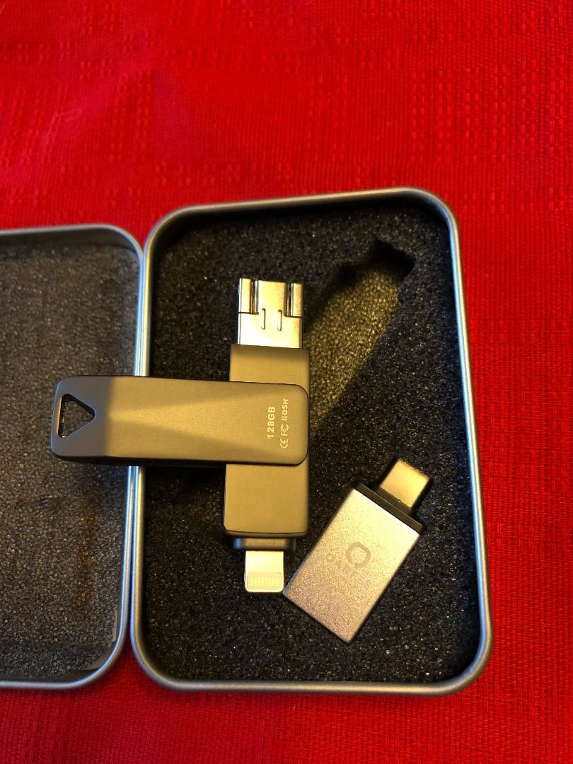 Qarfee Universal Flash Drive 128 GB pentru telefon si PC IOS/Android/PC