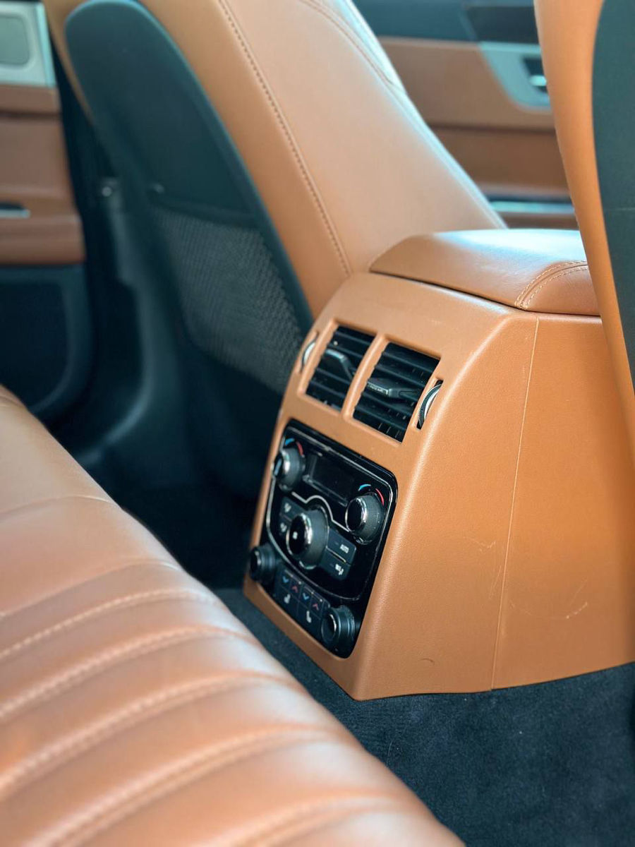Jaguar XF фото 8