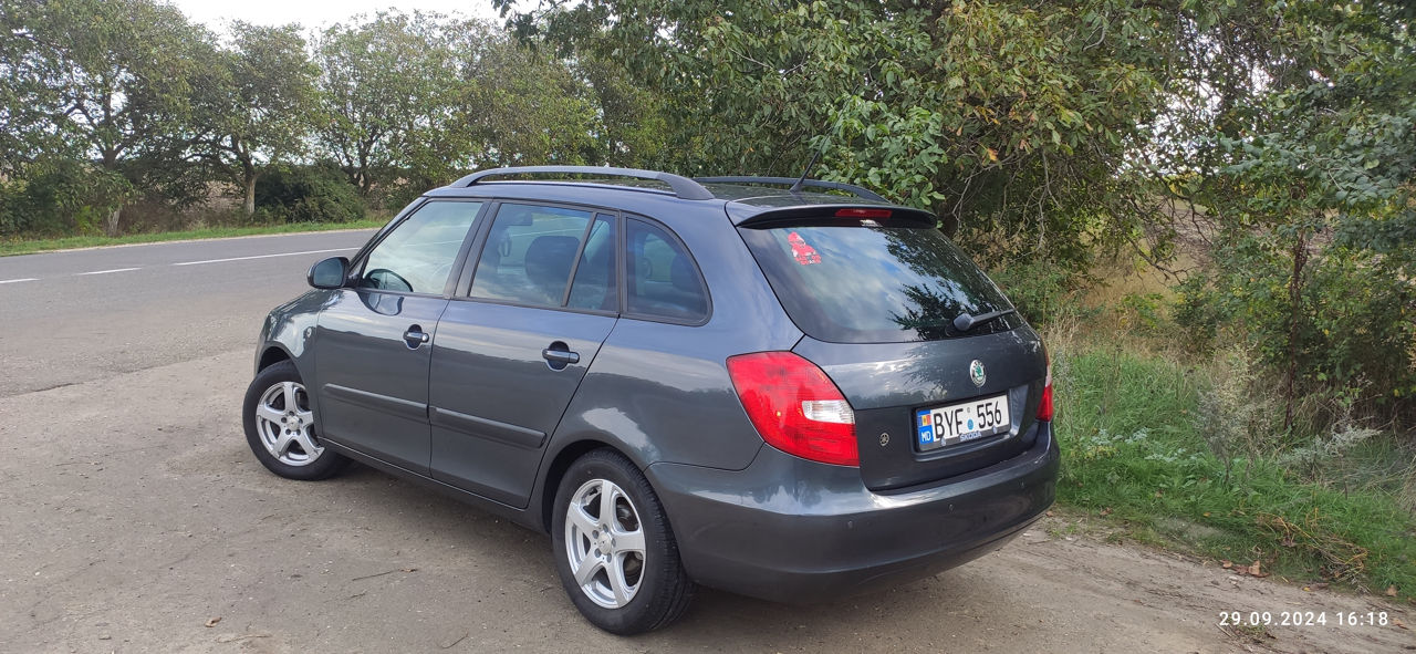 Skoda Fabia фото 1