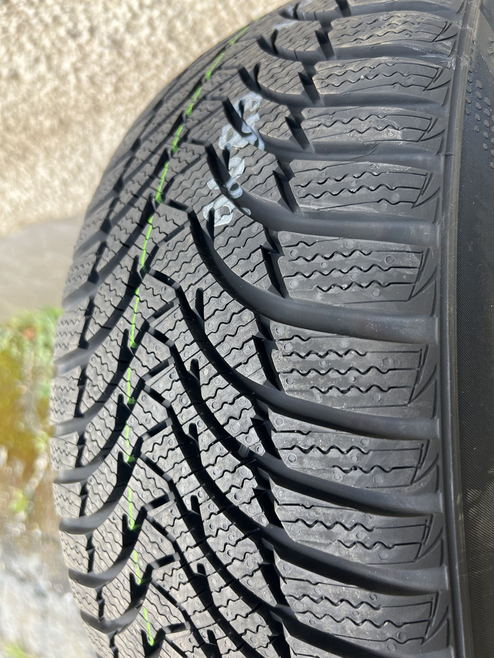 215/45 R16 Kumho Wintercraft WP51/ Монтаж, доставка, livrare foto 4