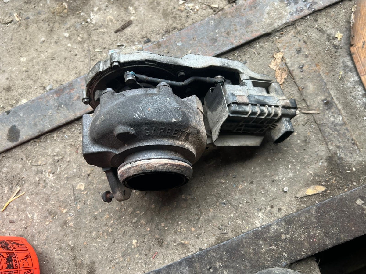 Piese/ Запчасти/dezmembrare/разборка Mercedes W211 foto 8
