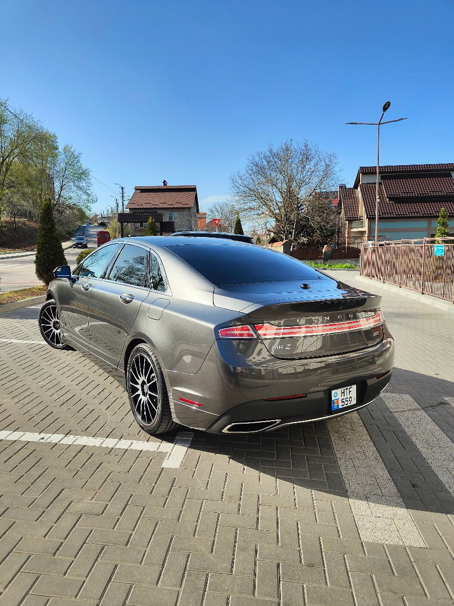 Lincoln MKZ foto 1