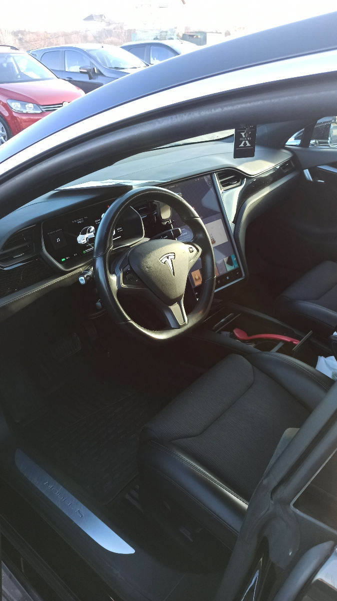 Tesla Model S foto 4