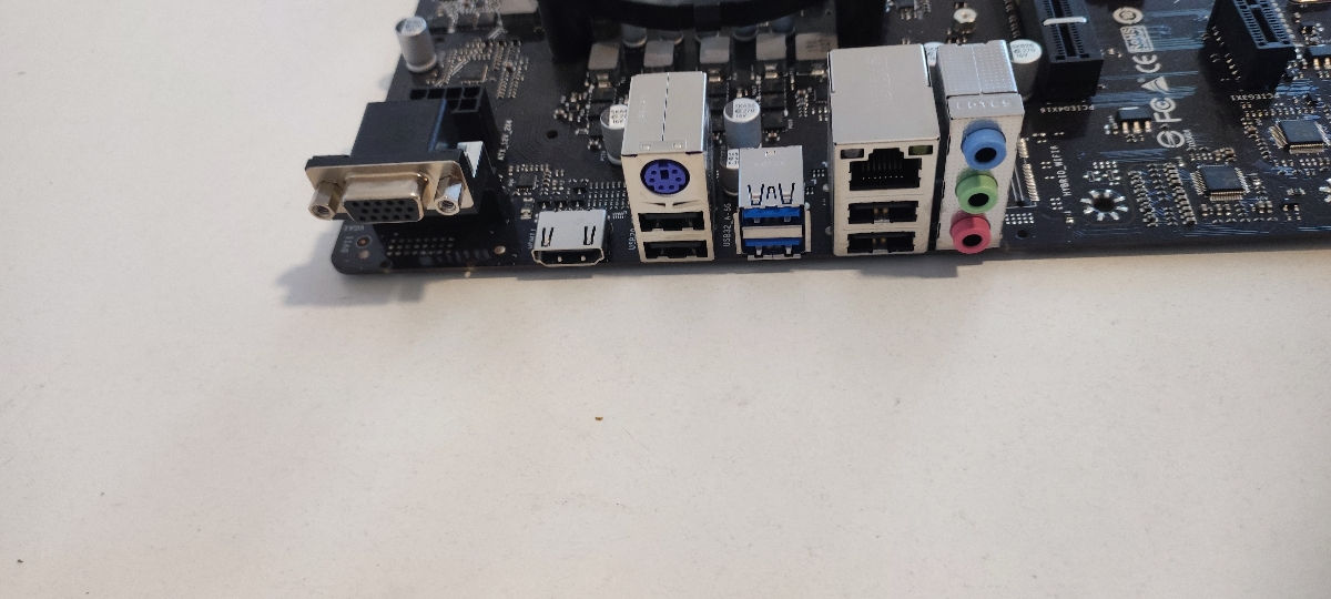 Placa de baza socket 1200 stare ideala verificare pe loc  foto 1