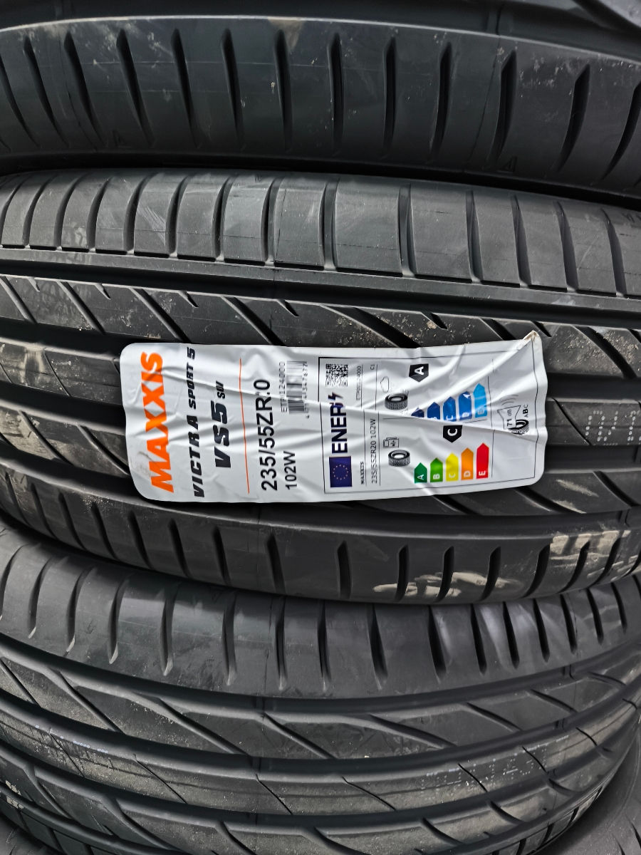 Anvelope R20 235/55 Maxxis. 4 buc. Clasa A 2560 lei buc