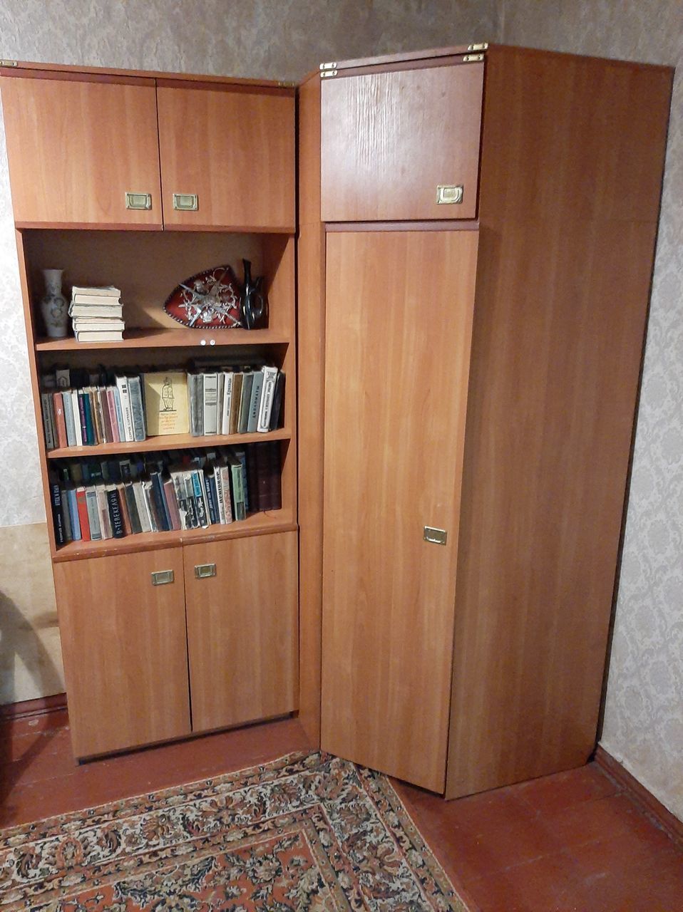 Срочно-стенка-шкаф и другие шкафы распродажа