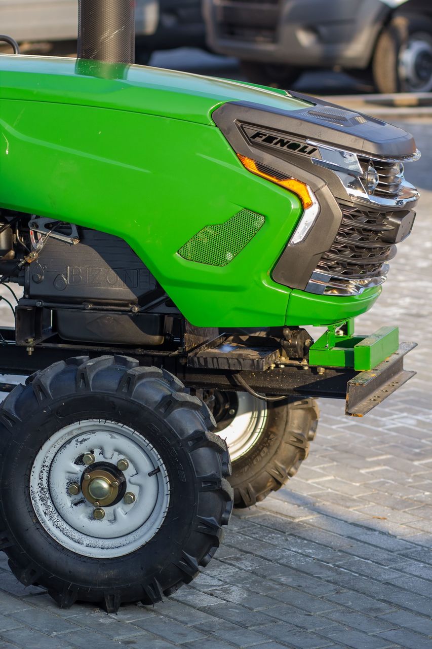 Noul mini-tractor Bizon 200 la 20 c.p.*in stoc la depozitul din Сhisinau foto 7