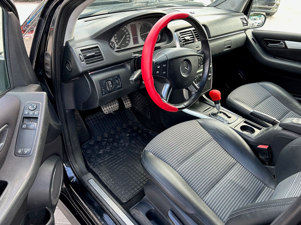 Mercedes B-Class foto 6