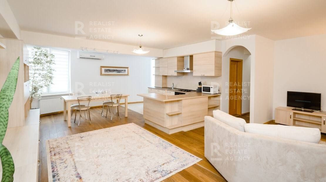 Apartament cu 2 camere, 90 m², Centru, Chișinău foto 1