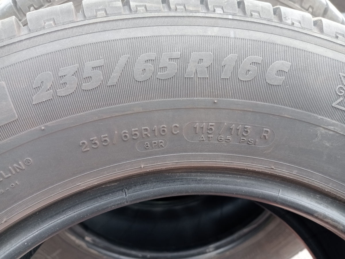 235 65 R16C Michelin Agilis de vara  foto 8