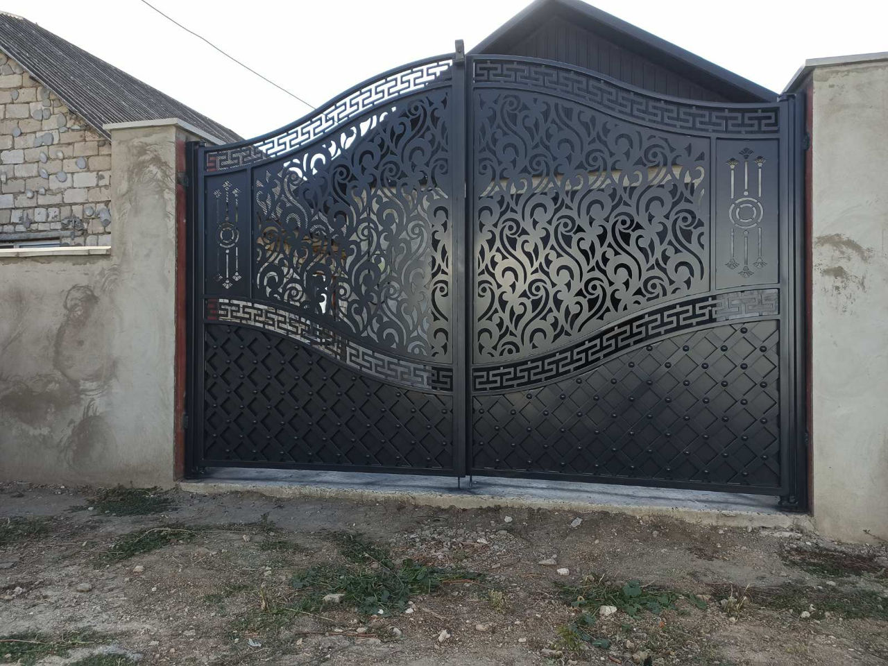 Porți și garduri metalice traforate direct de la producator foto 8