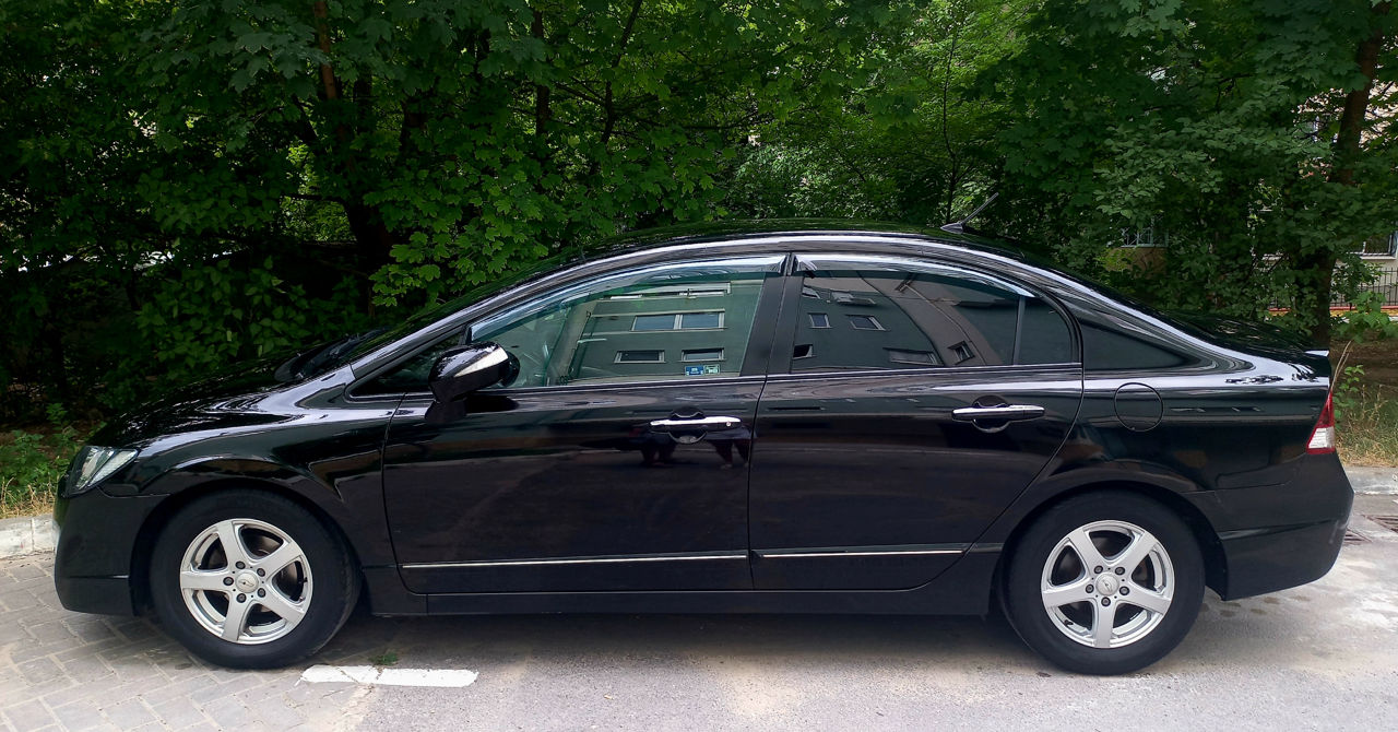 Honda Civic 2009 г. с пробегом 237000 км, Гибрид, 5500 €