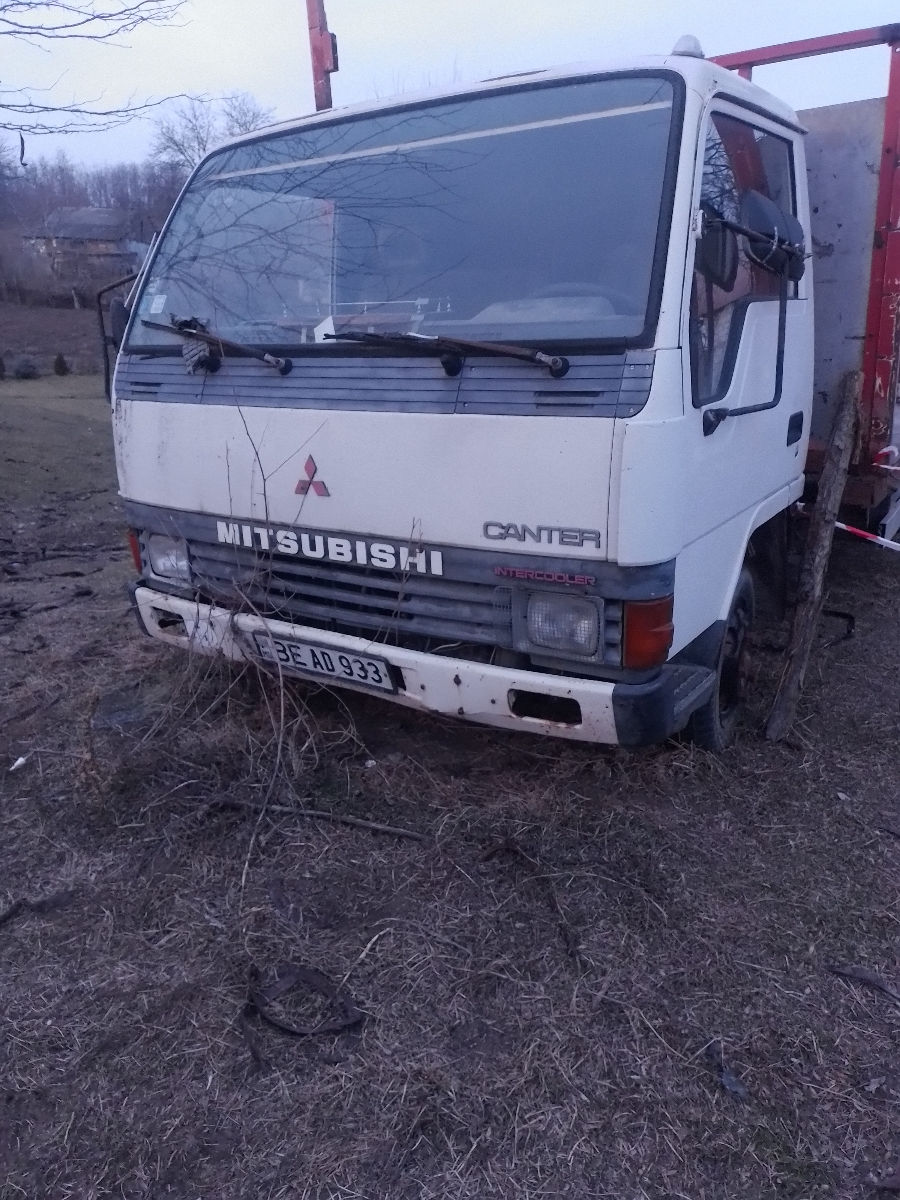 Mitsubishi Canter foto 0