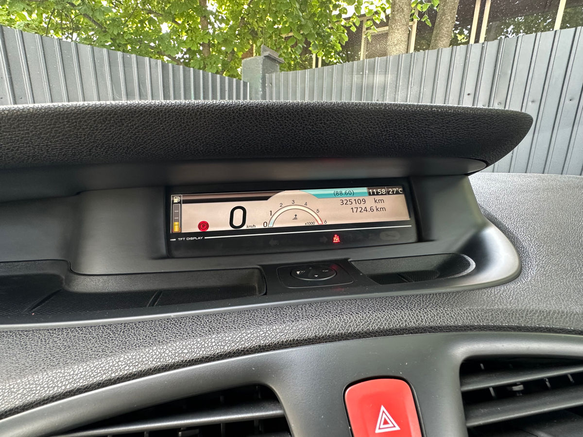 Renault Grand Scenic foto 12