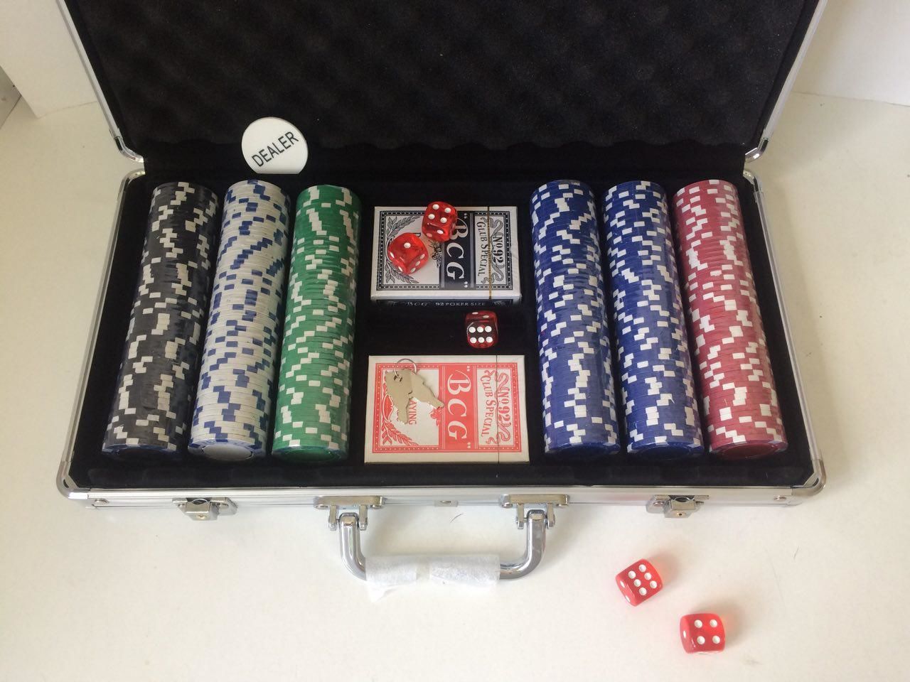 Set de poker покерный набор на 300 фишек в кейсе фото 1