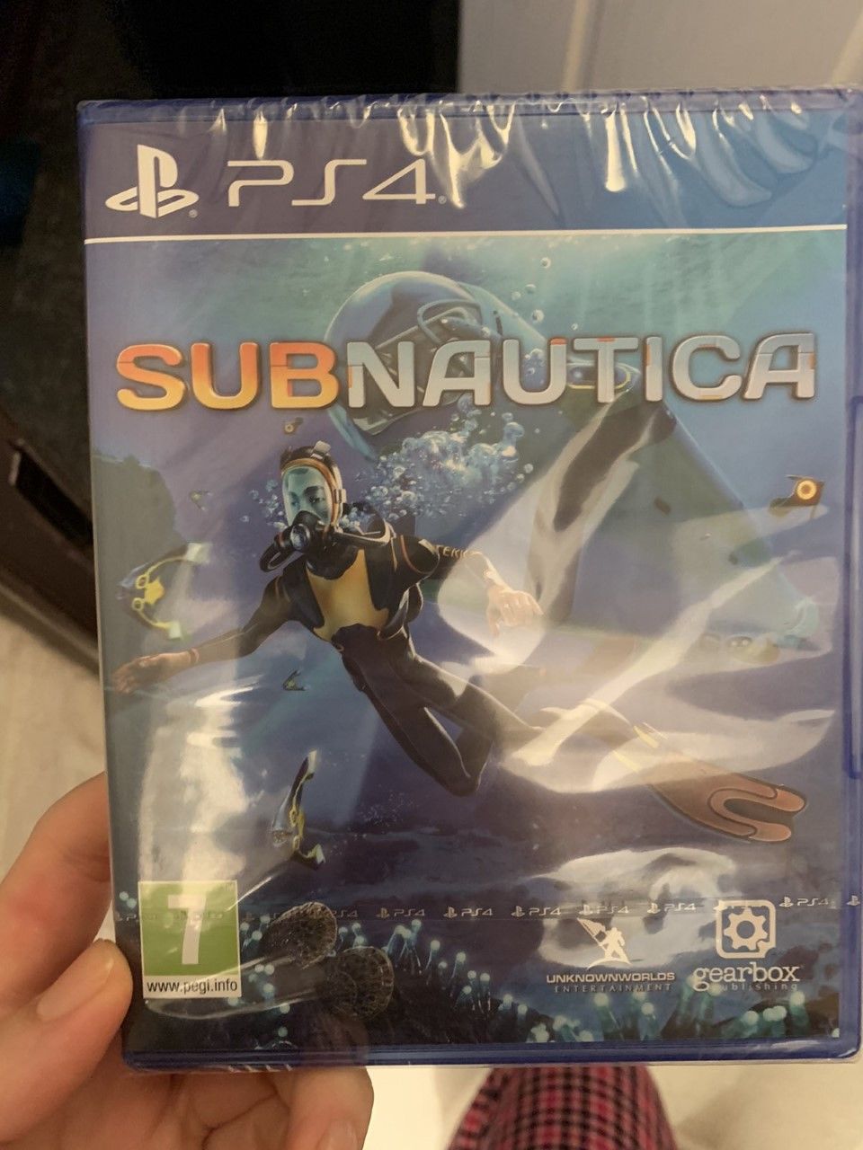 Игра Subnautica, ps4 и ps4 pro.