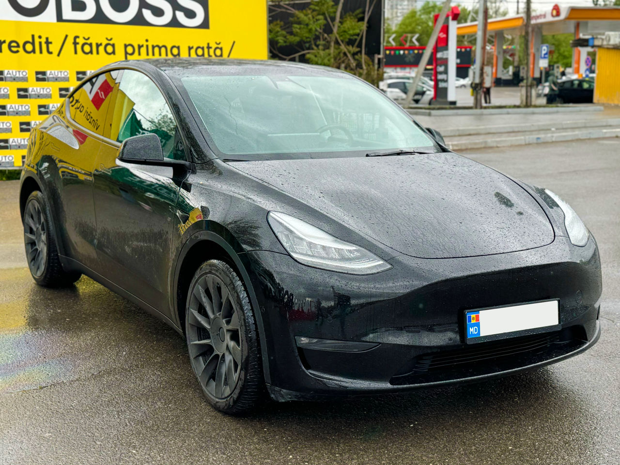 Tesla Model Y foto 1