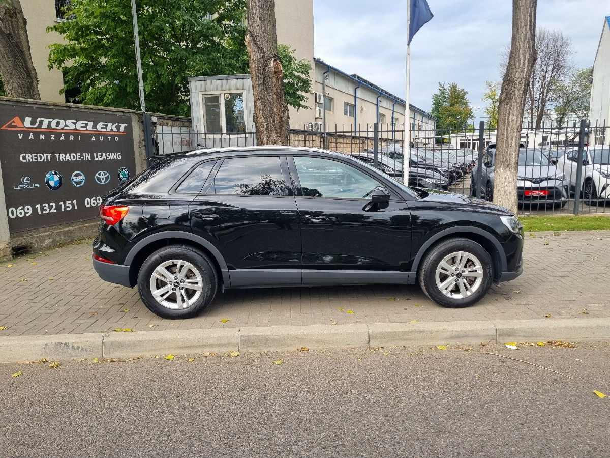 Audi Q3 2022 photo 4