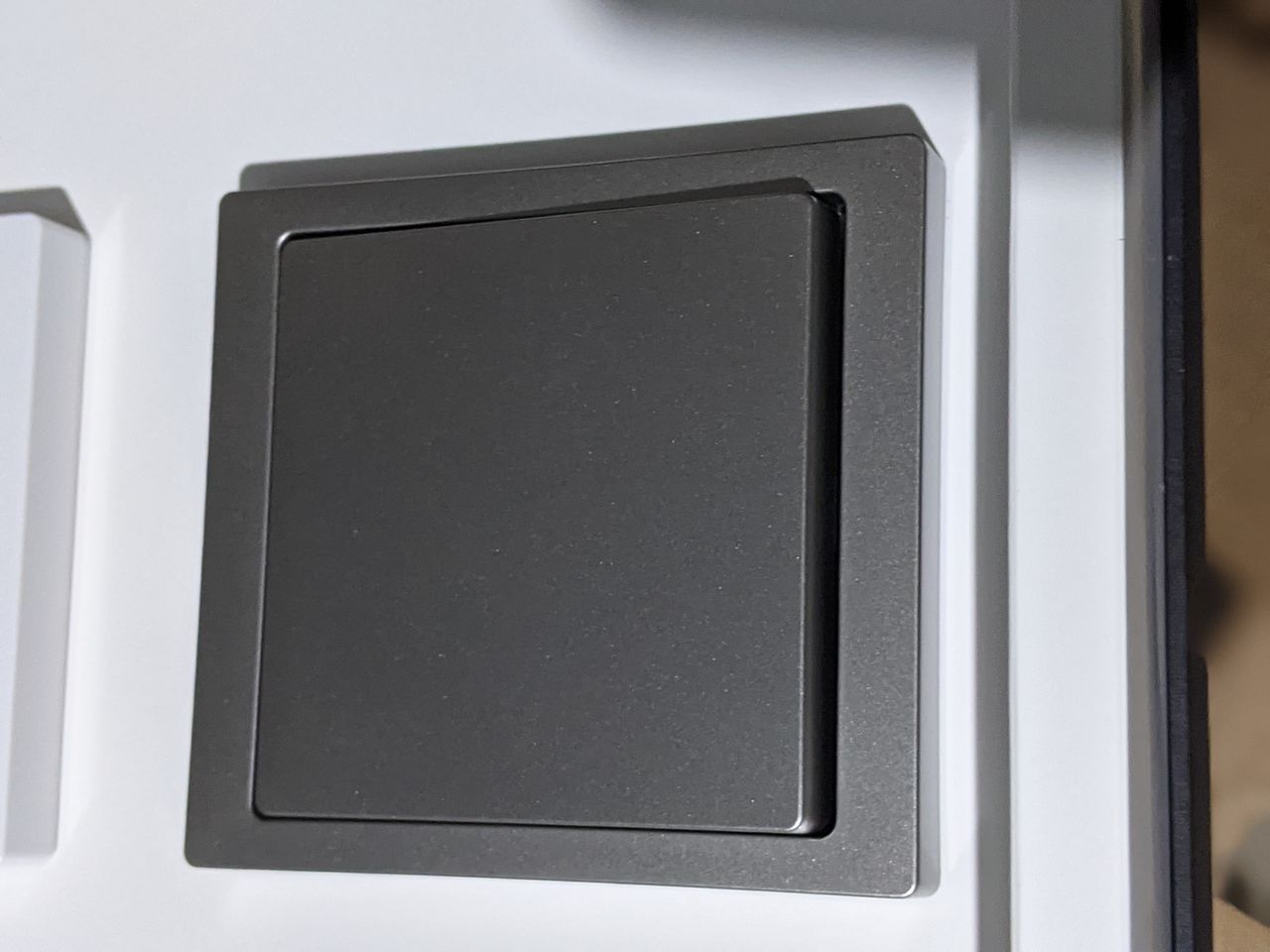 Furnitura Electrică de la Schneider Electric , Legrand și ABB foto 5