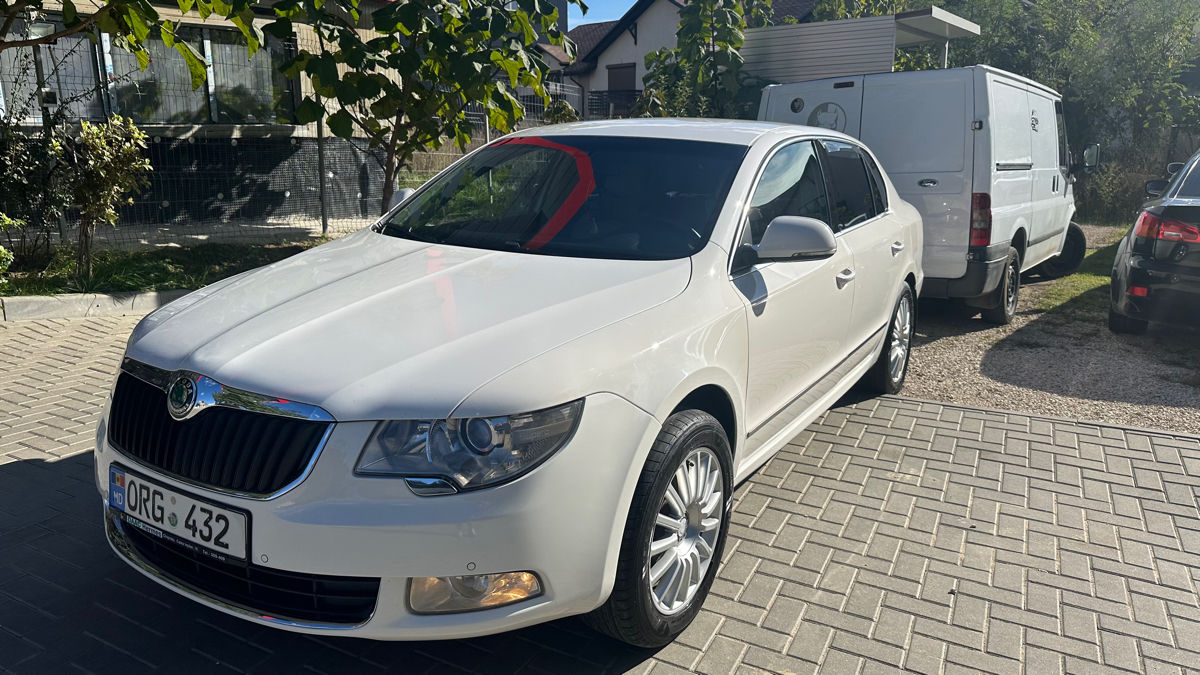 Skoda Superb foto 0