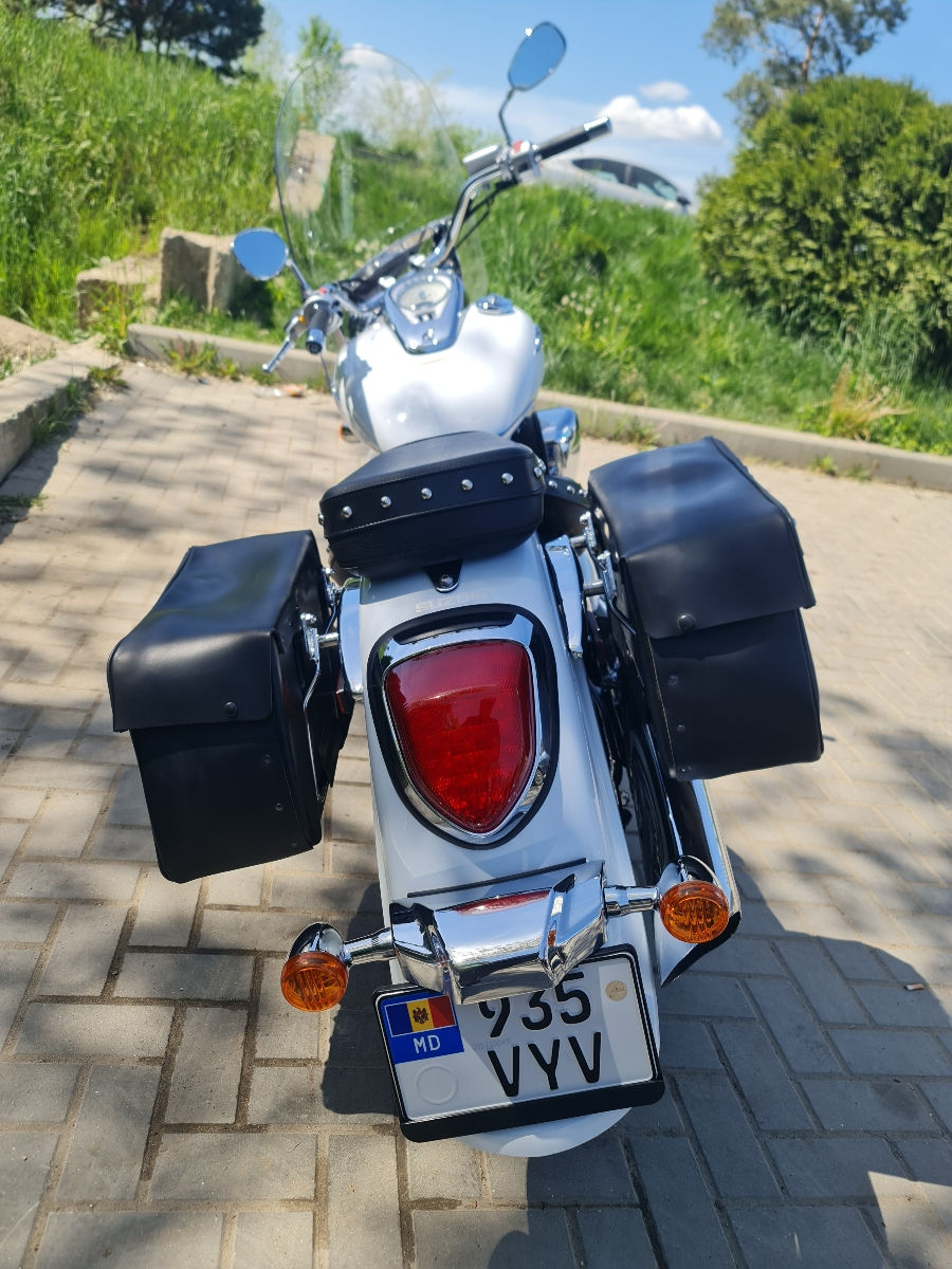 Suzuki VL800 Boulevard foto 3