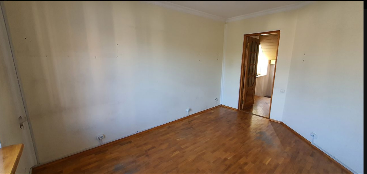 Oficiu in centru.Strada Bucuresti.117m2 169000euro foto 2