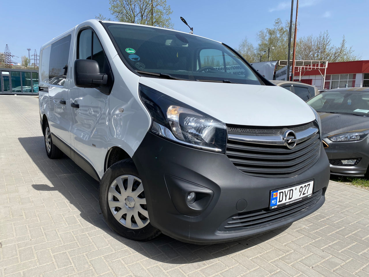 Opel Vivaro 6 locuri foto 3