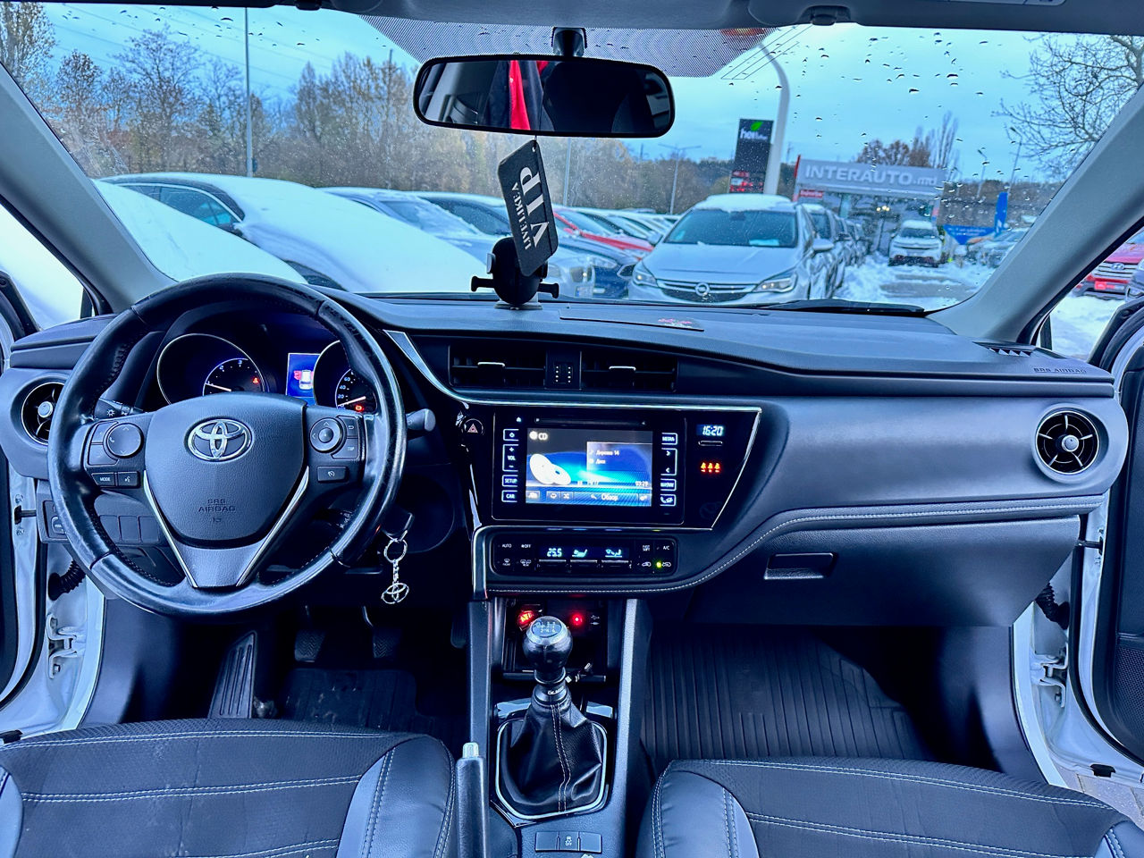 Toyota Auris foto 8
