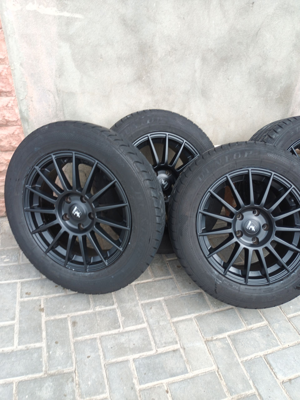 Продам отличные диски с шинами(Dunlop)  подходят на BMW  и Т5    225/60 R17 foto 3