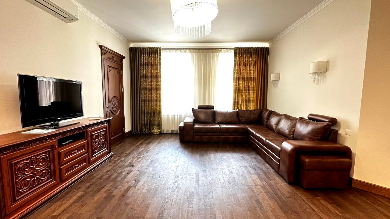 Apartament cu 2 camere, 96 m², Centru, Chișinău foto 1