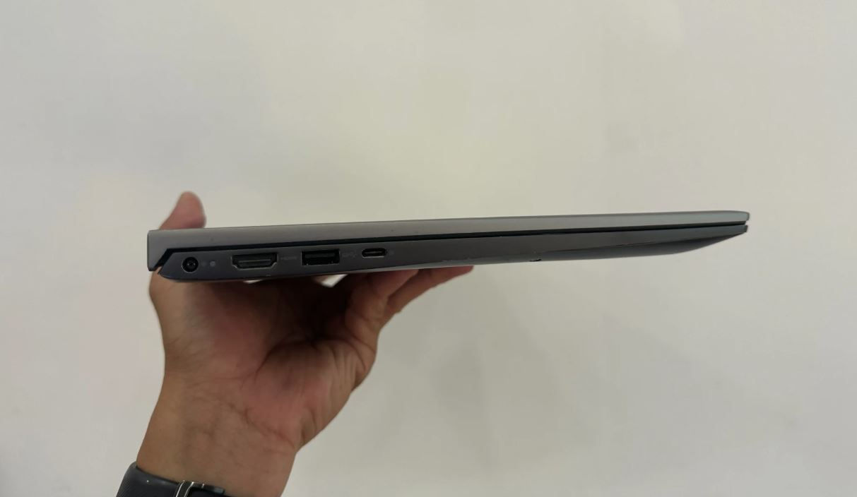 15.6"FHD/i7 4.8 Ghz/RAM 16 GB/SSD 500 Gb/GeForce MX450 4 GB/Windows 11 Pro foto 4