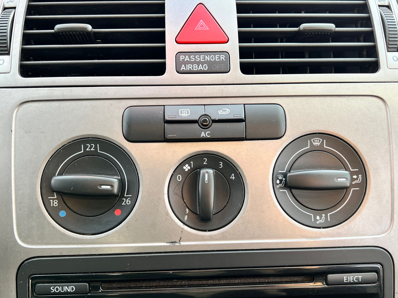 Volkswagen Touran foto 10