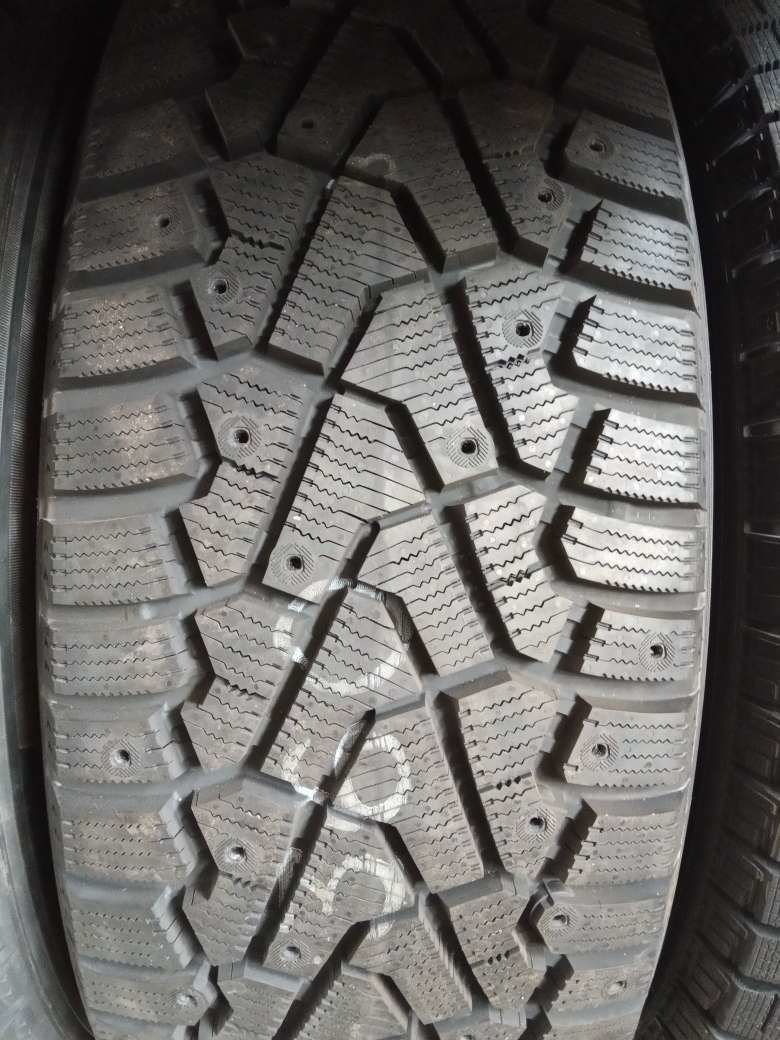 245/60 R 18 Pазноширокая шина Pirelli ( зима)