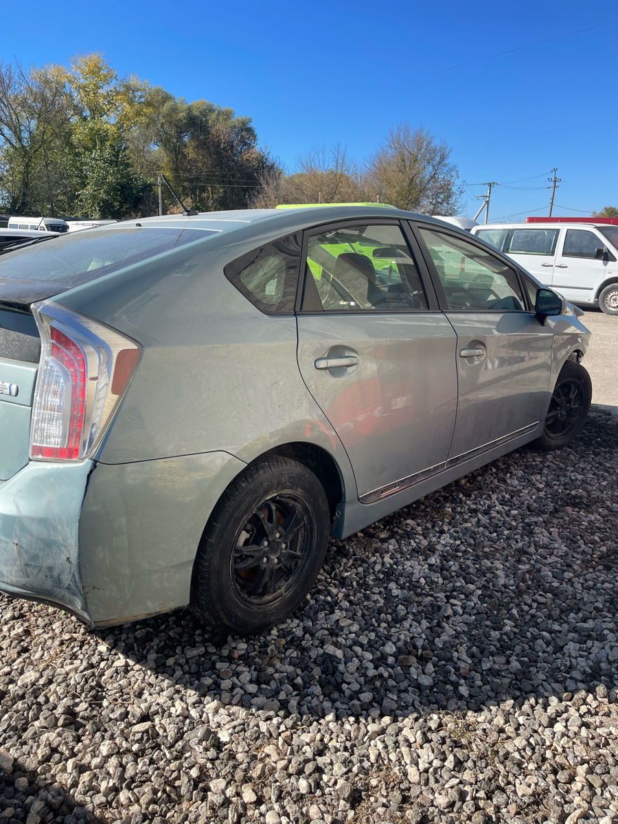 Piese Toyota Prius foto 3