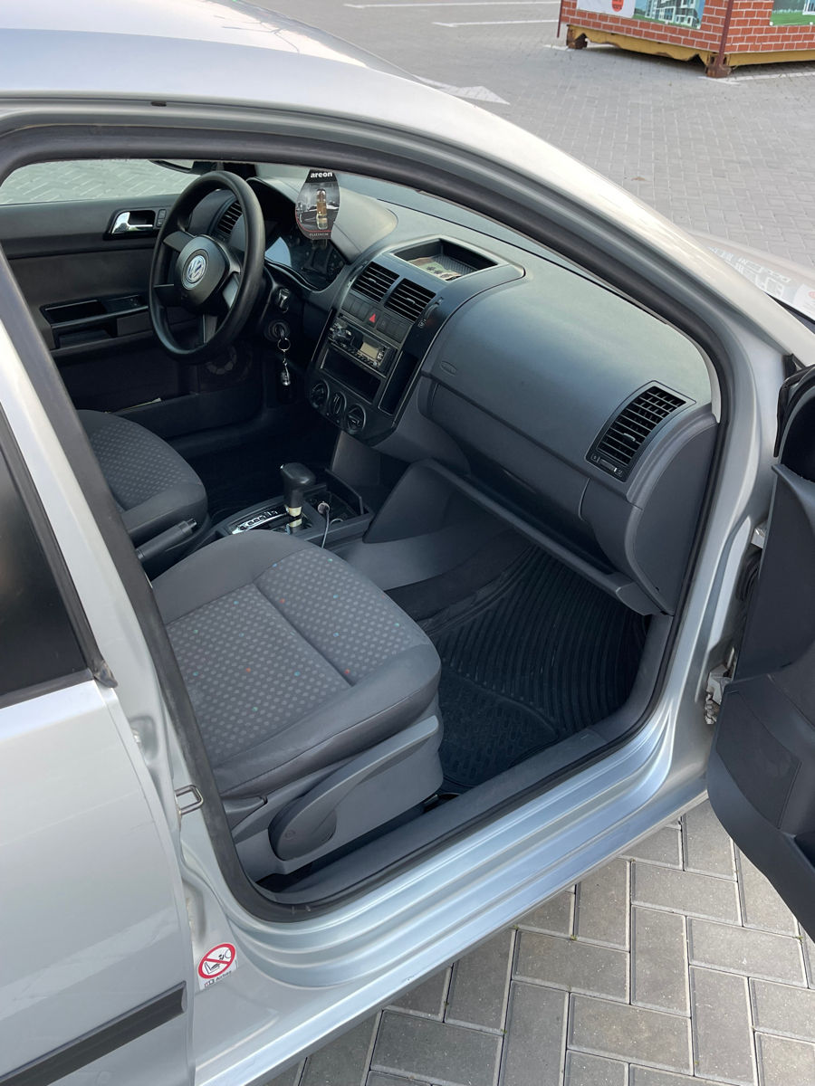 Volkswagen Polo фото 6
