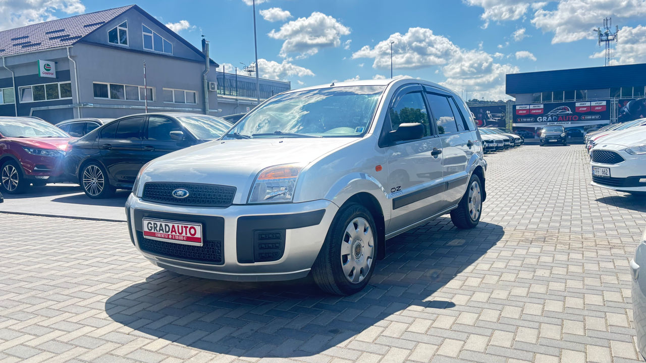 Ford Fusion фото 0