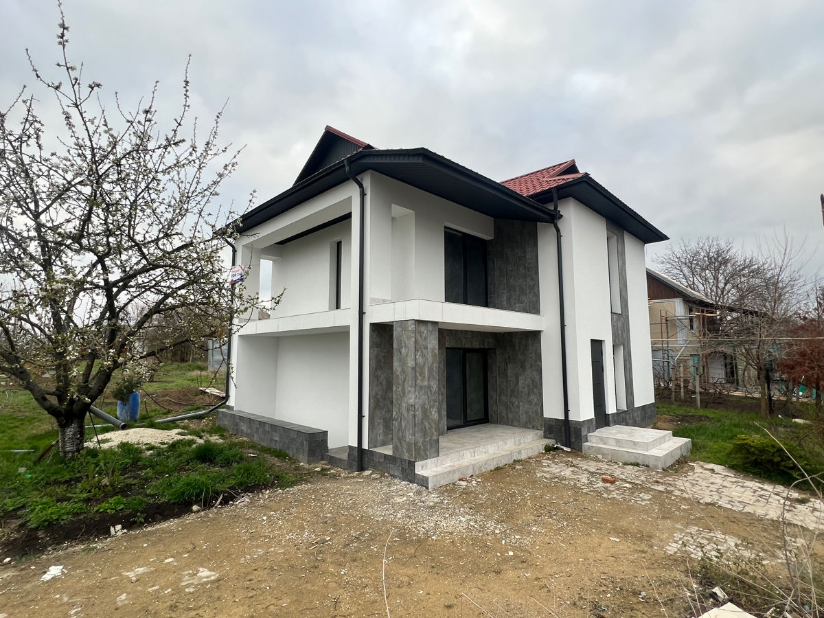 Casa Ialoveni sect. de Vile Dânceni/Suruceni foto 0