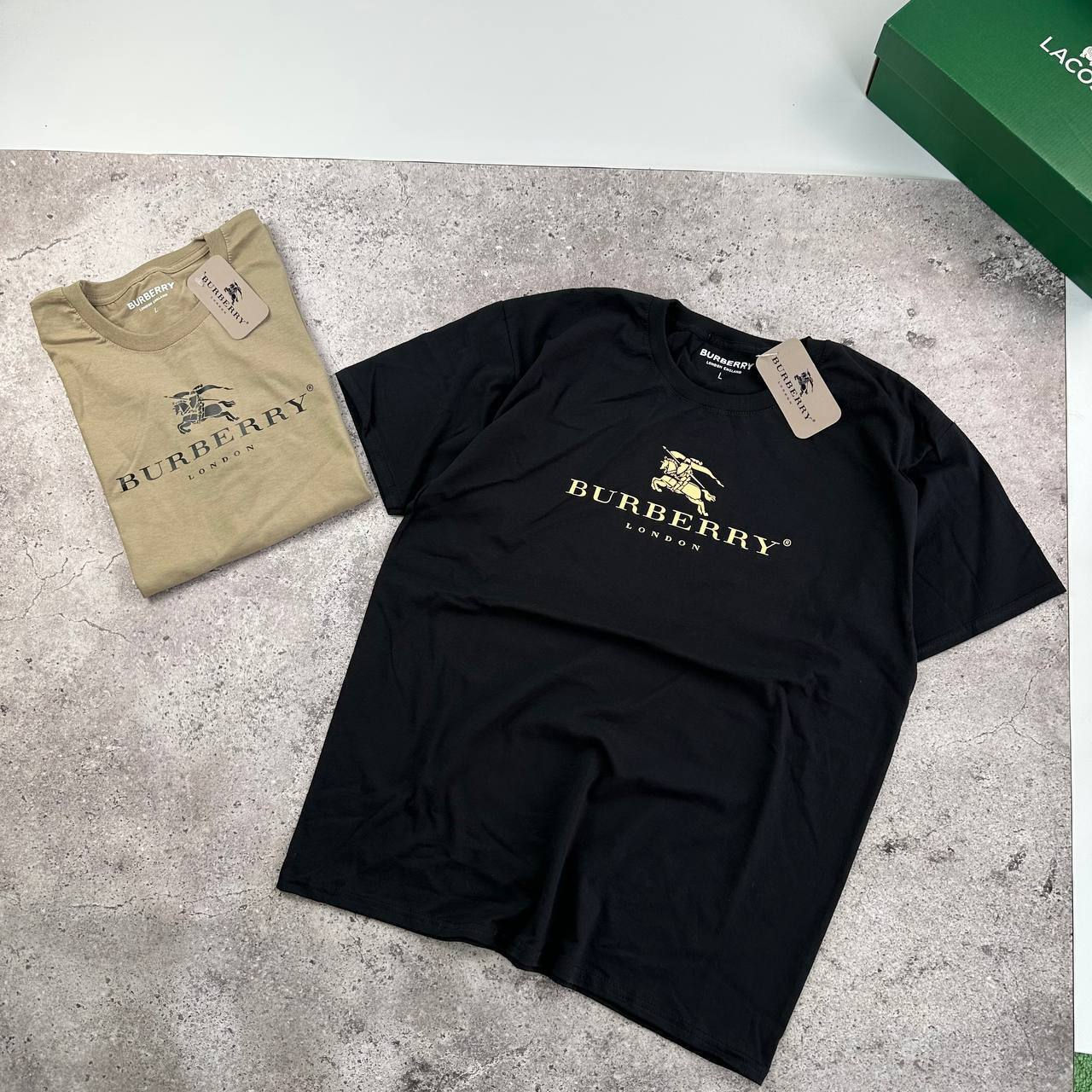 Tricouri Burberry Mărimi: S, M, L, XL foto 0