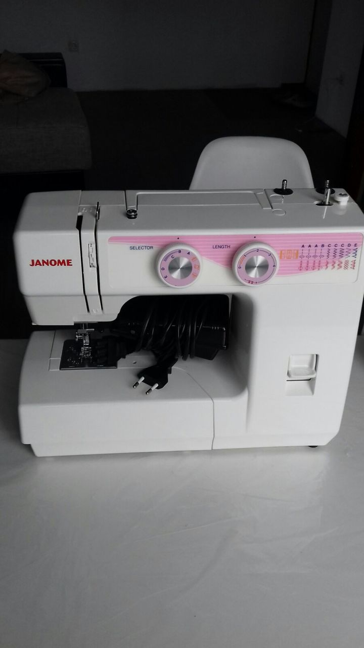 Швейная машина janome j76s