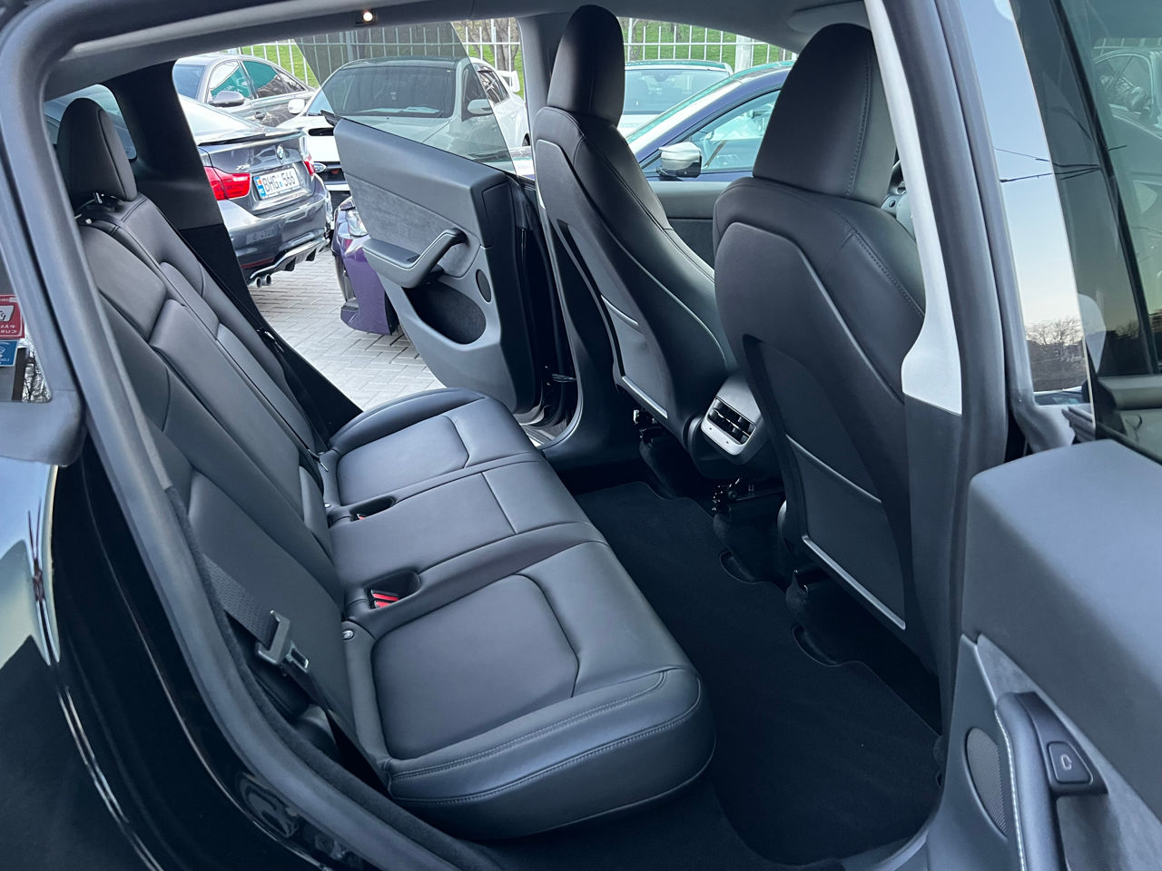 Tesla Model Y foto 10