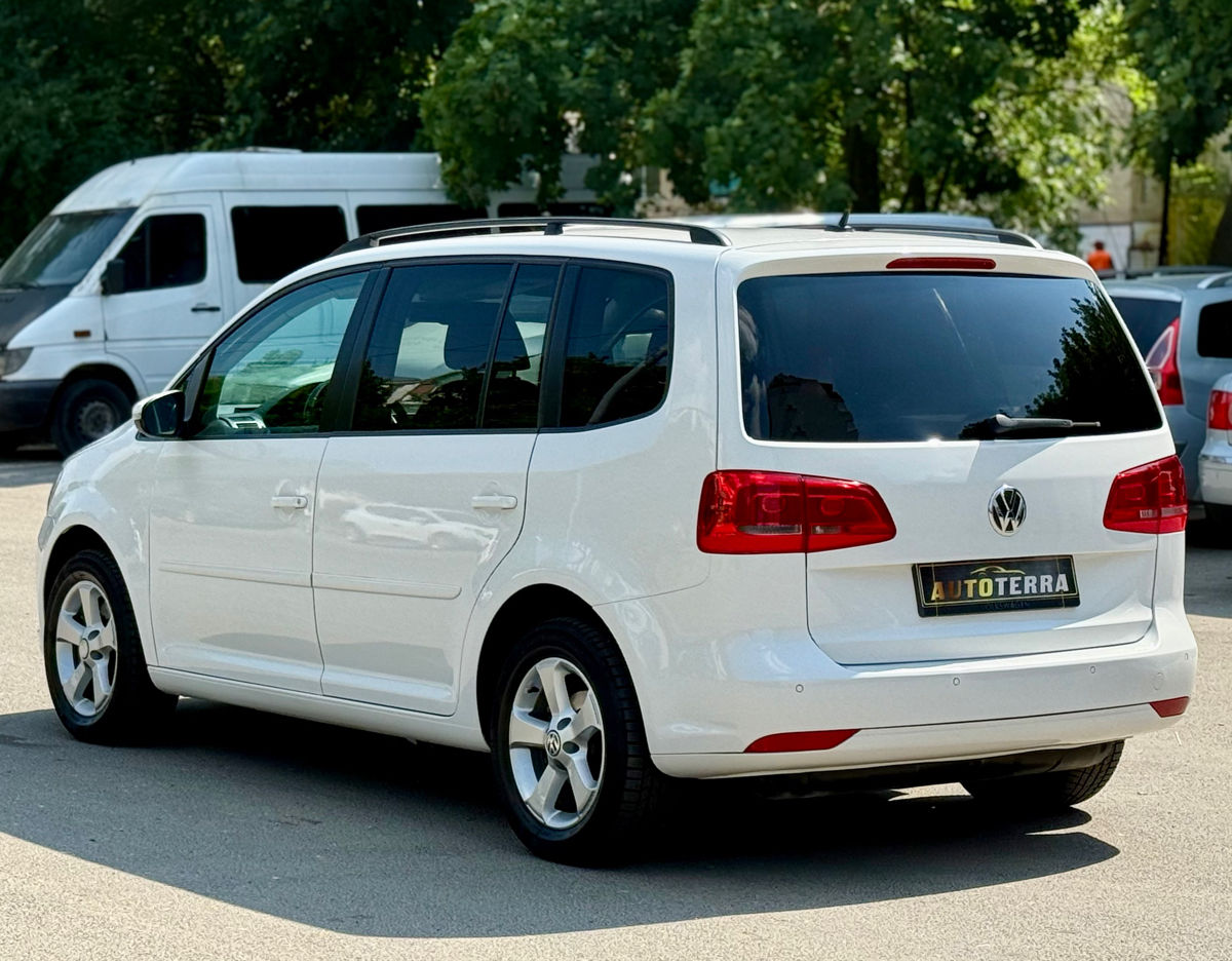 Volkswagen Touran фото 4