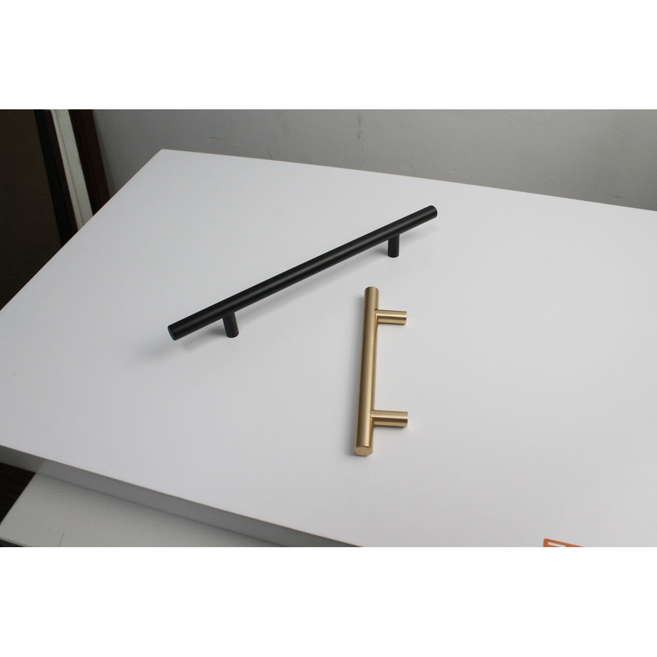 Maner pentru mobila Maner U0257 192 mm Brushed Brass foto 1