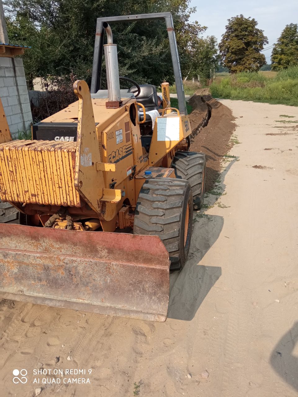 Траншеекопатель / săpător de şanţuri foto 1
