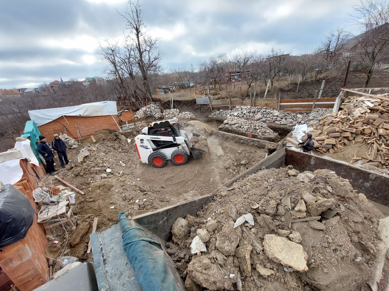 Evacuarea gunoiului/ Уборка территорий Servicii Bobcat Kamaz foto 1