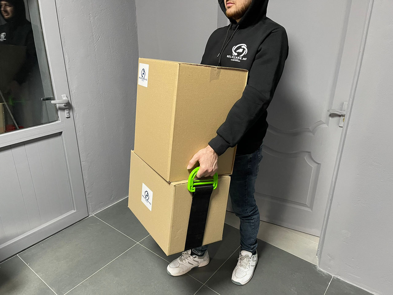 Переезд, Транспорт для перевозки мебели и вещей, Грузчики -- Relocare.MD foto 4