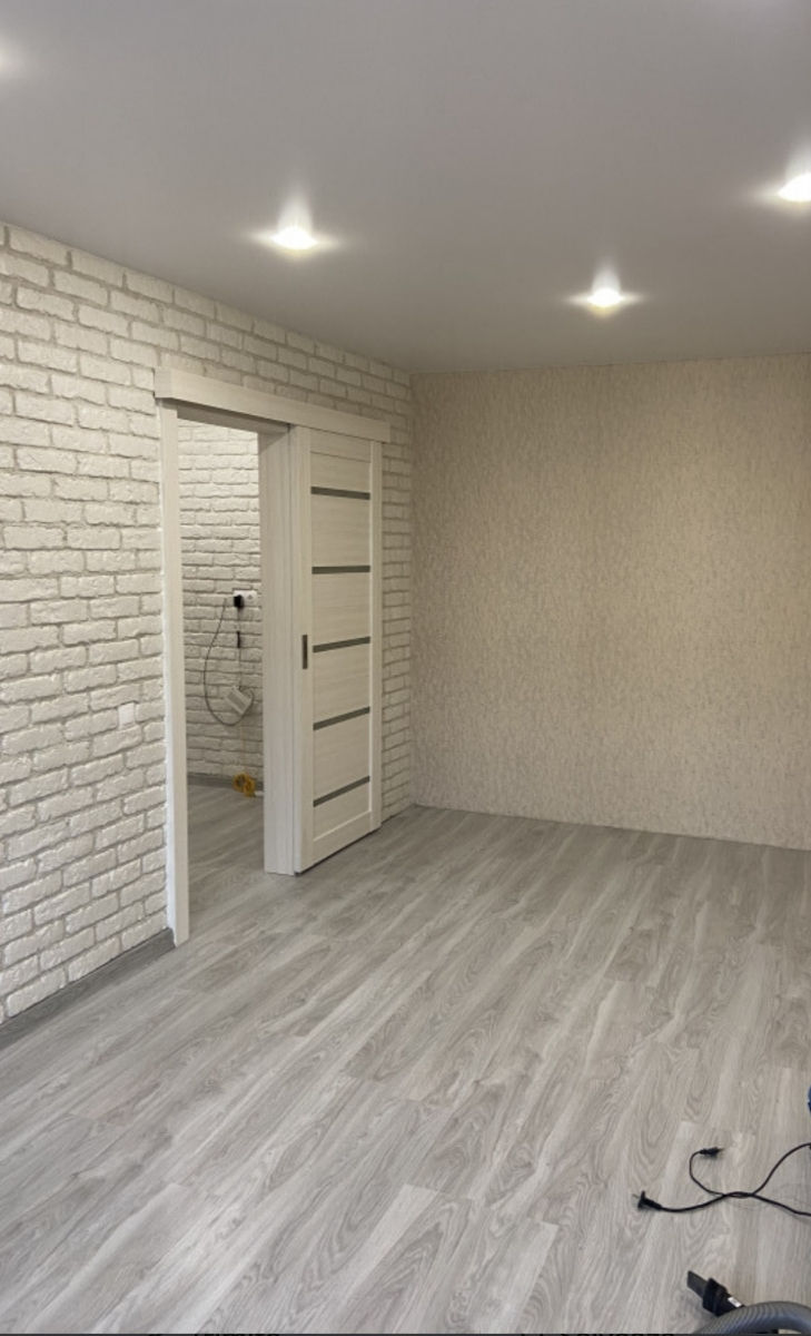 
Servicii de reparații cosmetice – Apartamente | Case | Oficii | Magazine.Косметический ремонт кварт foto 2