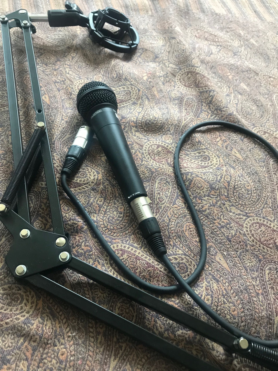 микрофон Behringer XM8500 + паук