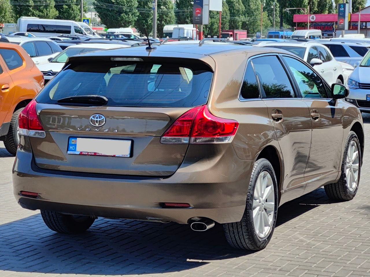 Toyota Venza foto 2