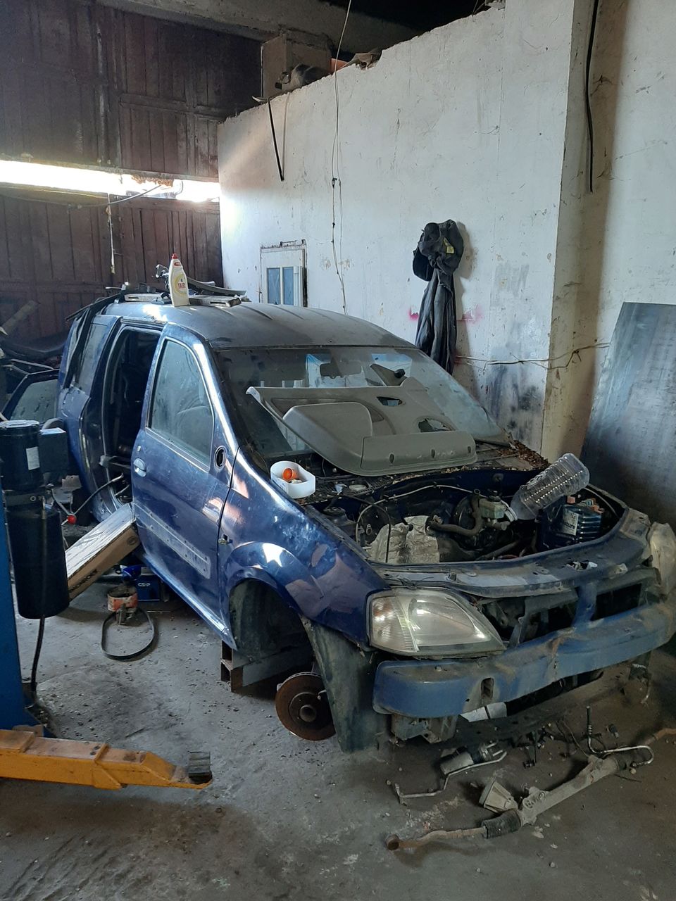 Piese Dacia Logan . Dezmembrare Dacia Logan . Autoservice. Запчасти ...